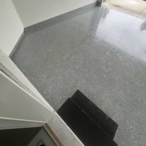 Premium flake epoxy floor coating